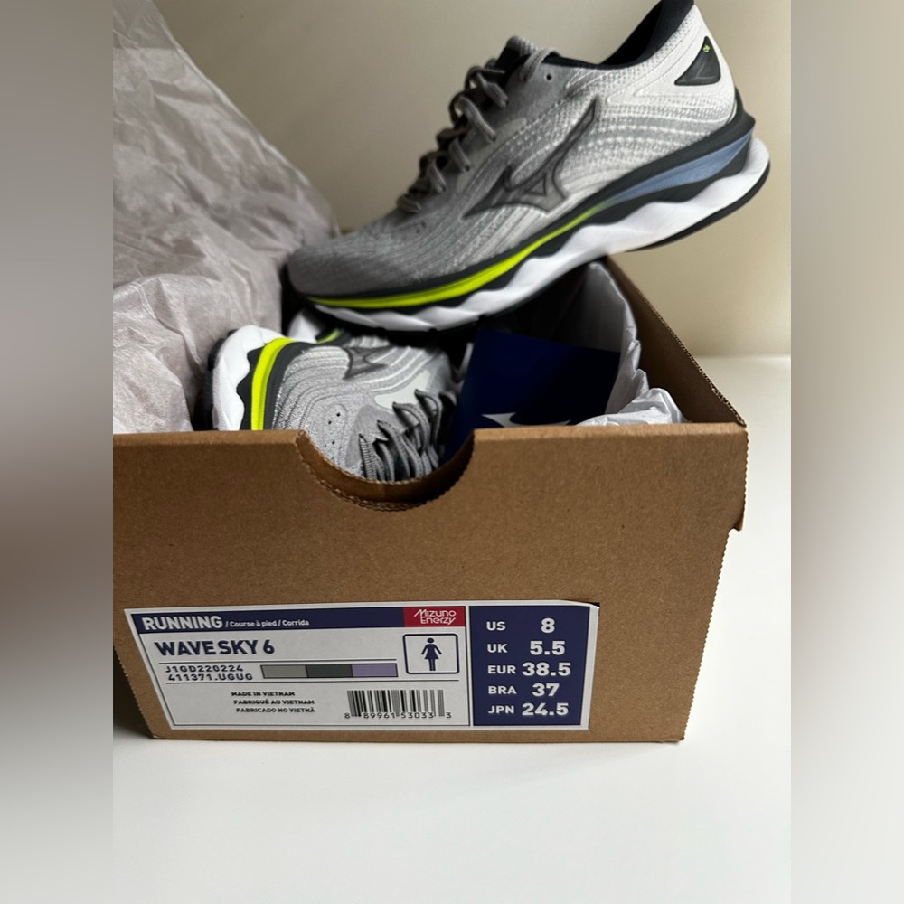 Mizuno Women’s Running Sneakers - Wave Sky 6